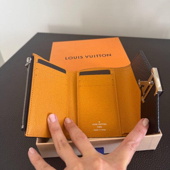 Louis Vuitton Epi Leather Grenelle Wallet - Picture 4 of 10